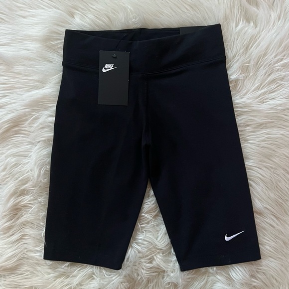 ✰ nike biker shorts ✰ - Picture 1 of 3